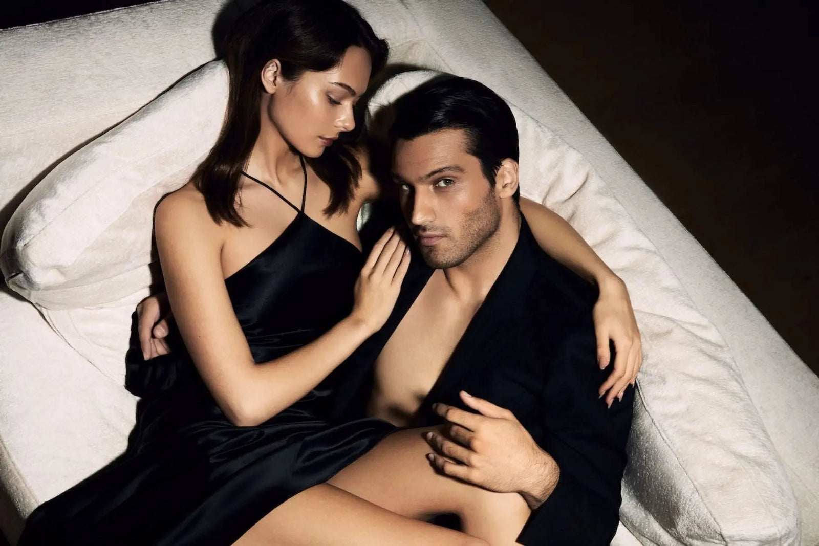 Cmo hablar con tu pareja sobre juguetes sexuales SVAKOM Cmo hablar con tu pareja sobre juguetes sexuales SVAKOM
