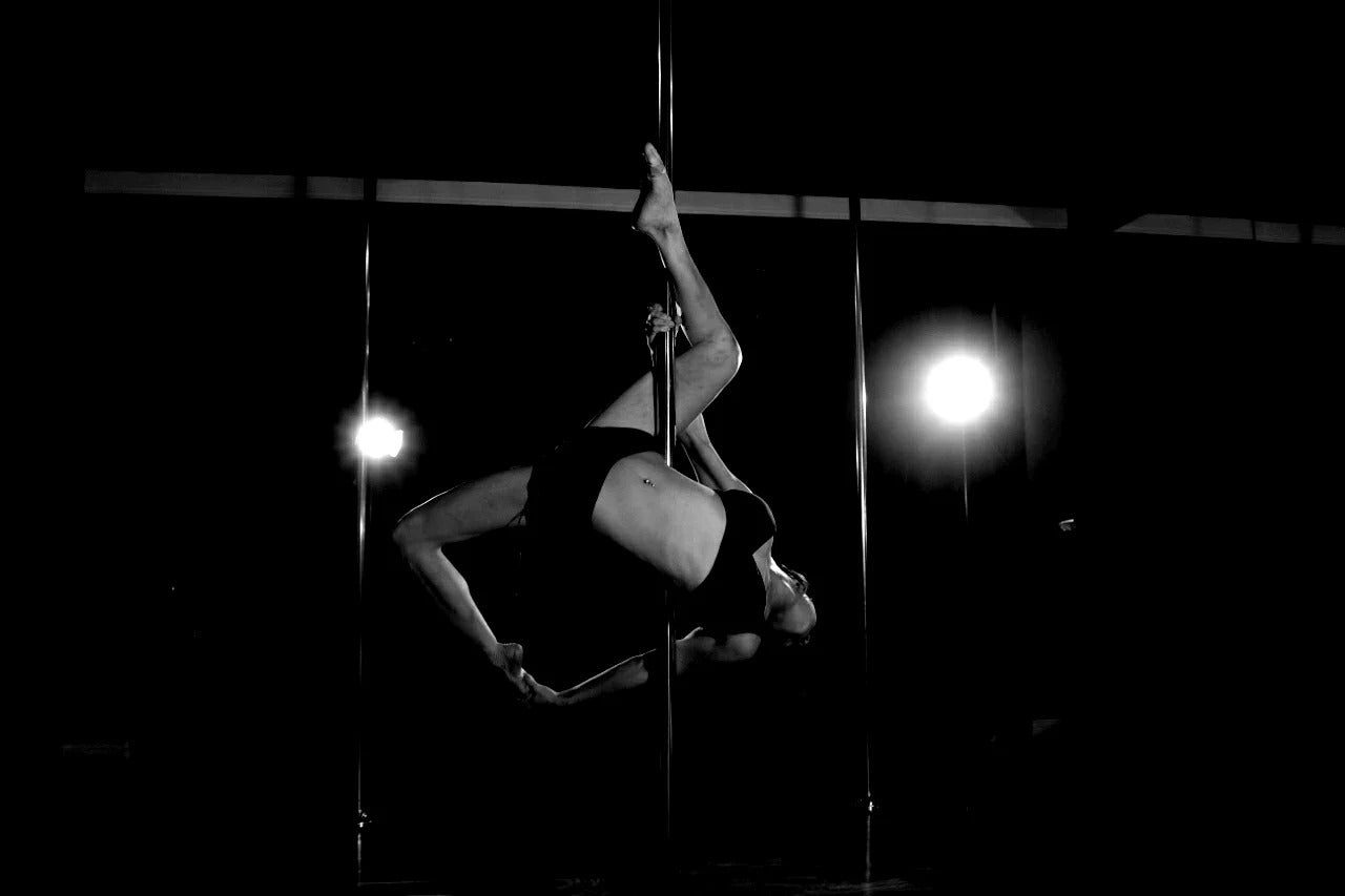 Pole Dancing Fitness: Unleash Your Inner Power to Look Good While Toning your Muscles